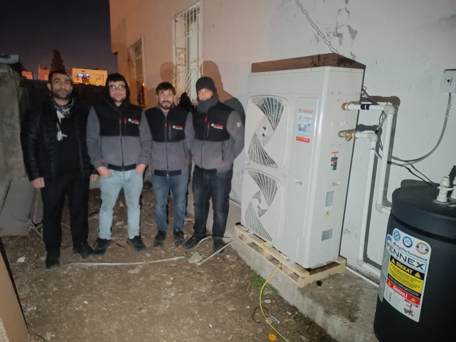 Hantech yetkili teknik servis ekibi kış şartlarında sahada